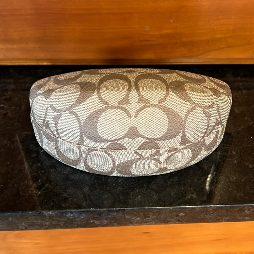 💖Coach // sunglasses case classic Cs